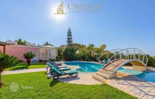 4-bedroom villa 327 m² in Coral Bay for 1,500,000 €
