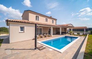 2-bedroom house 137 m² in Rovinj for 850,000 €