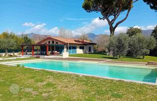 5-bedroom villa 300 m² in Forte dei Marmi for 3,400,000 €