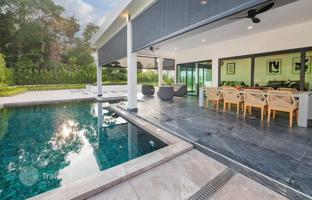 5-bedroom villa 365 m² in Pattaya for $775,000