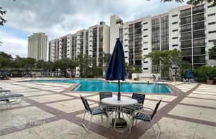 2-bedroom apartments in condo 83 m² in Sunny Isles Beach for $389,000
