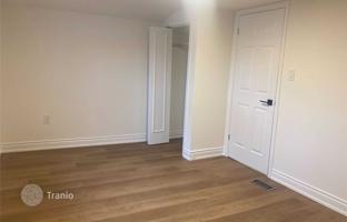 10-bedroom house in York for C$1,328,000