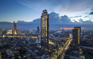 High-rise project with a swimming pool and a co-working space, 900 meters from Sam Yan MRT, Bangkok, Thailand for From $417,000
