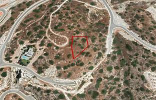 Land plot 1,325 m² in Agios Tychonas for 1,250,000 €