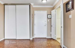 3-bedroom apartment in Bathurst Street for C$1,107,000