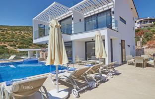 4-bedroom villa 300 m² in Kalkan for 66,385,000 TRY