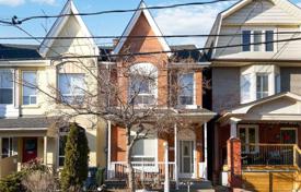 Terraced house – York, Toronto, Ontario,  Canada for C$927,000
