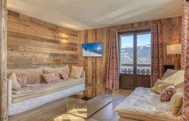 3 bedroom ski in and out fully renovated apartment for sale on the piste in Les Bettaix 1400m (A) for 1,390,000 €