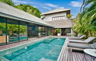 5-bedroom villa 380 m² in Canggu for $1,422,000