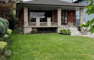 10-bedroom house in Scarborough for C$1,812,000