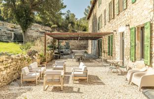 6-bedroom villa in L'Isle-sur-la-Sorgue for 1,790,000 €