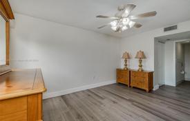 Condo – Pembroke Pines, Broward, Florida,  USA for $305,000