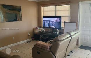 2-bedroom apartments in condo 116 m² in Hialeah for $329,000
