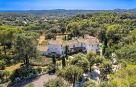 8-bedroom villa in Le Rouret. Price on request