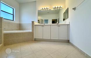 3-bedroom house 278 m² in Miami for $548,000