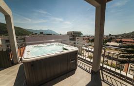 Furnished penthouse with a jacuzzi and a panoramic view in the heart of Budva, Montenegro for 895,000 €