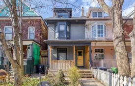 Terraced house – Lansdowne Avenue, Old Toronto, Toronto,  Ontario,   Canada for C$1,669,000