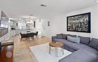 3-bedroom house 121 m² in Miami Beach for $1,250,000