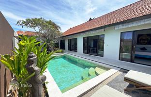 4-bedroom villa 350 m² in Ungasan for $300,000