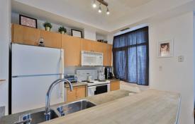 Apartment – Front Street West, Old Toronto, Toronto,  Ontario,   Canada for C$765,000