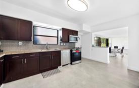Townhome – Sunny Isles Beach, Florida, USA for $1,770,000