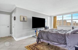 2-bedroom apartments in condo 122 m² in Hallandale Beach for $439,000