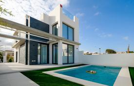Houses for sale in Alicante. New villa with a pool and a garden 150 meters from the sea in Torrevieja Houses for sale in Alicante. New villa with a pool and a garden 150 meters from the sea in Torrevieja