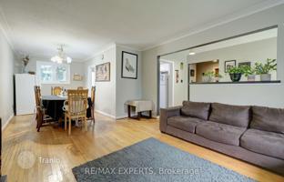 9-bedroom house in Etobicoke for C$2,075,000