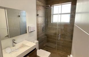 4-bedroom house 332 m² in Doral for $1,050,000