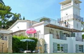 5-bedroom villa 300 m² in Antibes for 16,500 € per week