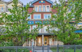 Terraced house – Woodbine Avenue, Toronto, Ontario,  Canada for C$1,679,000