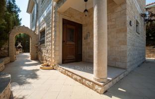 3-bedroom cottage in Limassol for 2,280,000 €