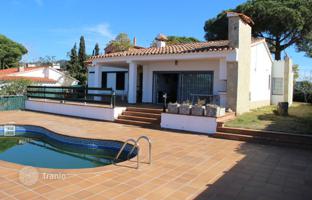 Beautiful villa with a panoramic view of the sea, a swimming pool and a large garage near the beach, Lloret de Mar, Spain for 871,000 €