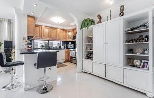 2-bedroom apartments in condo 96 m² in Sunny Isles Beach for $460,000