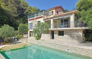 Furnished three-storey villa with a pool and beautiful views in Eze, Côte d'Azur, France for 2,625,000 €