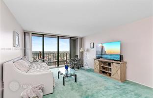 1-bedroom apartments in condo 93 m² in South Ocean Drive for $349,000
