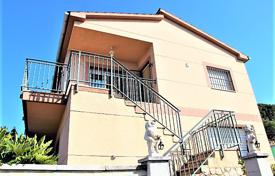 Two-storey villa with two independent apartments and a terrace near the beach, Lloret de Mar, Spain for 273,000 €