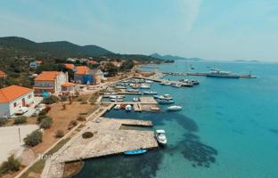 Land plot 733 m² in Zadar for 73,000 €