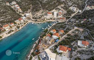Land plot 907 m² in Sibenik-Knin for 330,000 €