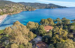 8-bedroom villa in Le Lavandou for 15,000,000 €