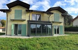 Villa – Gavirate, Lombardy, Italy for 590,000 €