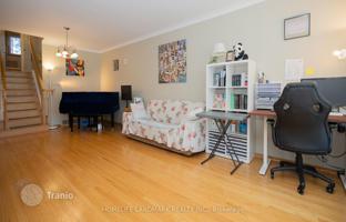 8-bedroom townhouse in Scarborough for C$1,314,000