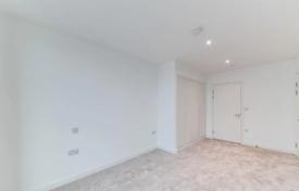 One-bedroom apartment in a new building, Hounslow district, London, United Kingdom. Price on request