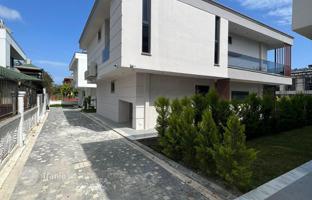 4-bedroom villa 250 m² in Camyuva for 33,317,000 TRY