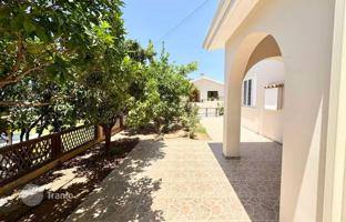 4-bedroom cottage 168 m² in Tala for 650,000 €