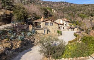 7-bedroom country house 728 m² in Cortona for 780,000 €