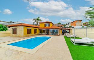 4-bedroom villa 233 m² in Tacoronte for 939,000 €