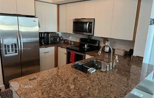 2-bedroom apartments in condo 96 m² in Hollywood for $390,000