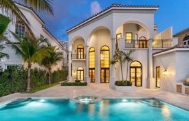 Exquisite villa with a pool, a garage, a terrace and views of the bay, Aventura, USA for $6,795,000