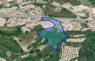 Land plot 4,646 m² in Tsada for 360,000 €